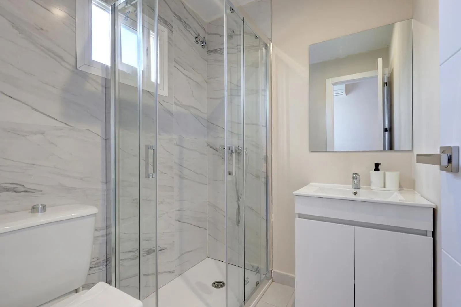 Hostal Puerta Almar Estepona