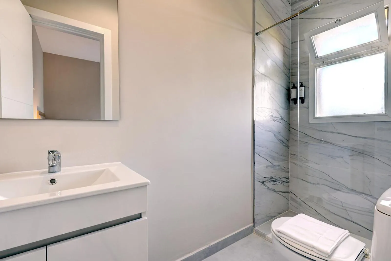 Hostal Puerta Almar Estepona