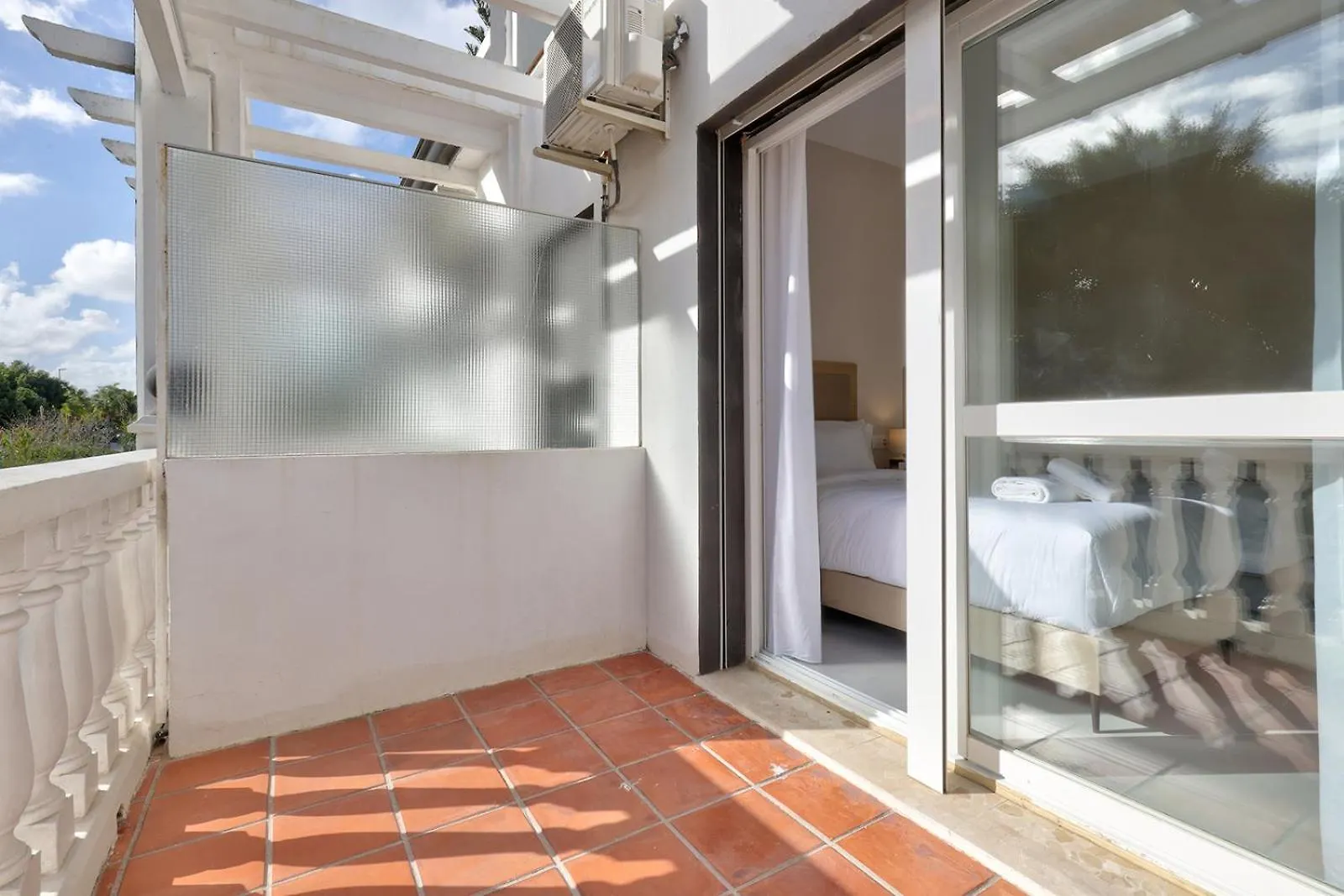 Hostal Puerta Almar Estepona
