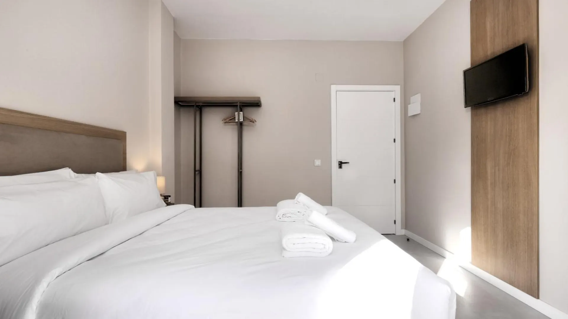Hostal Puerta Almar Estepona
