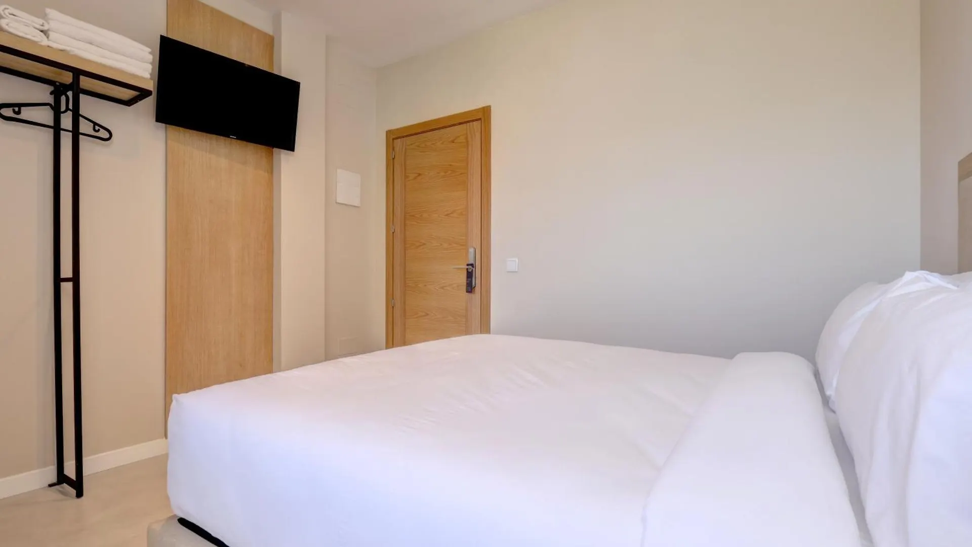 Guest house Hostal Puerta Almar Estepona