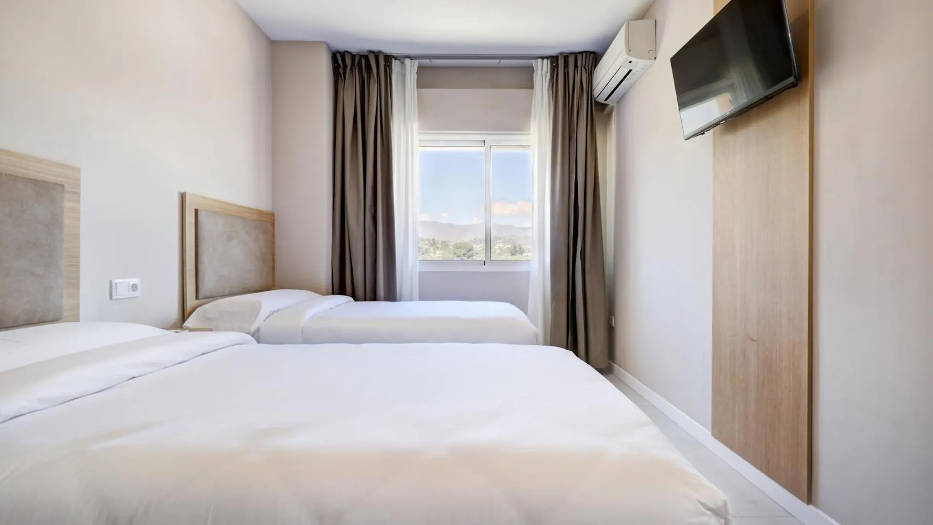 Hostal Puerta Almar Estepona