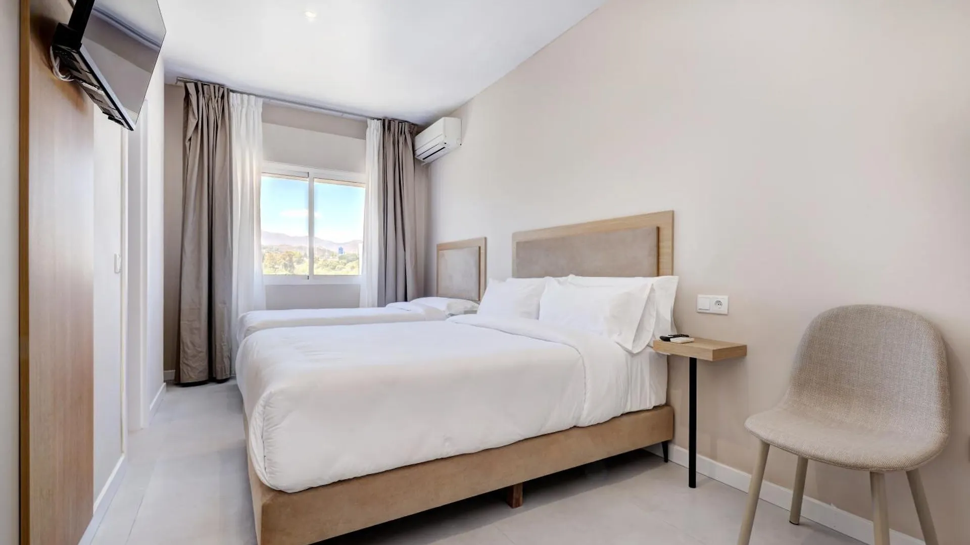 Hostal Puerta Almar Estepona
